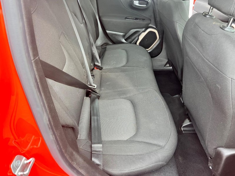Jeep Renegade Vehicle Image 14