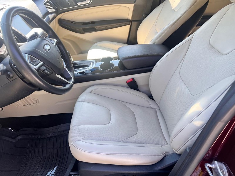 Ford Edge Vehicle Image 13