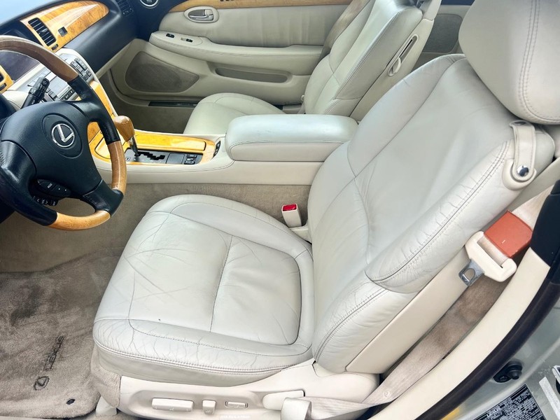 Lexus SC Vehicle Image 10