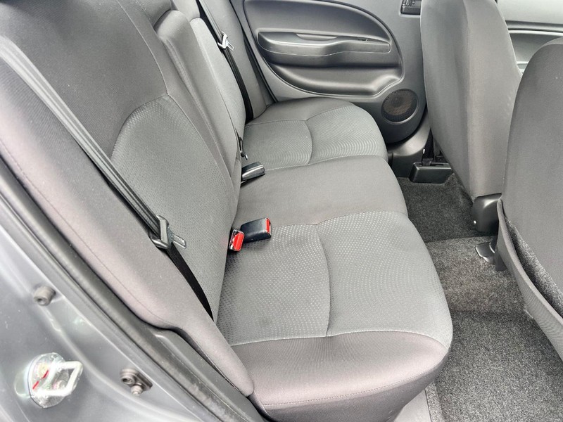 Mitsubishi Mirage Vehicle Image 17