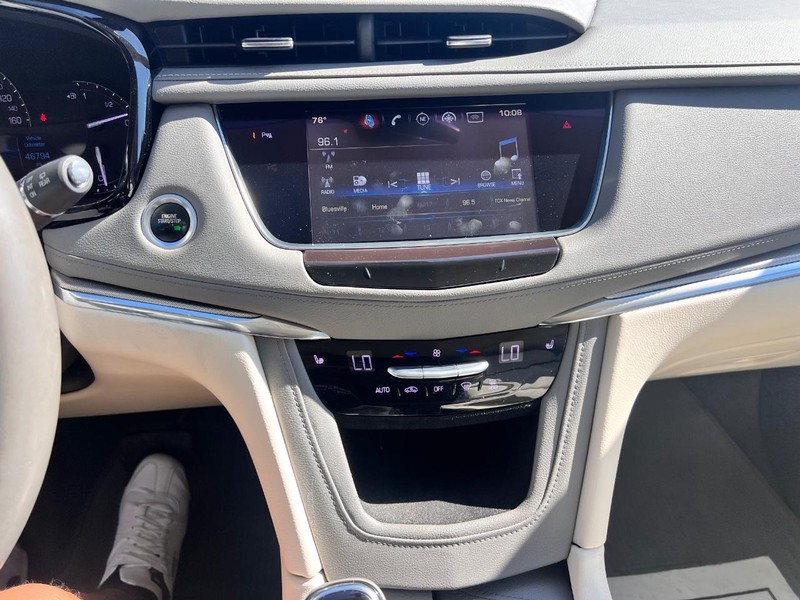 Cadillac XT5 Vehicle Image 11