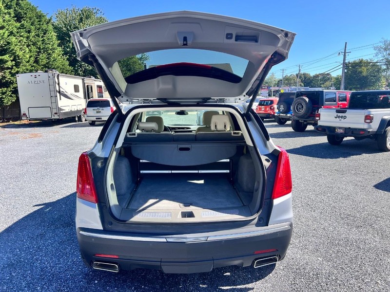 Cadillac XT5 Vehicle Image 16
