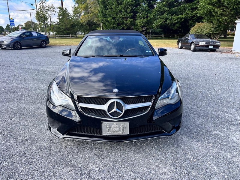 Mercedes-Benz E-CLASS Vehicle Image 02