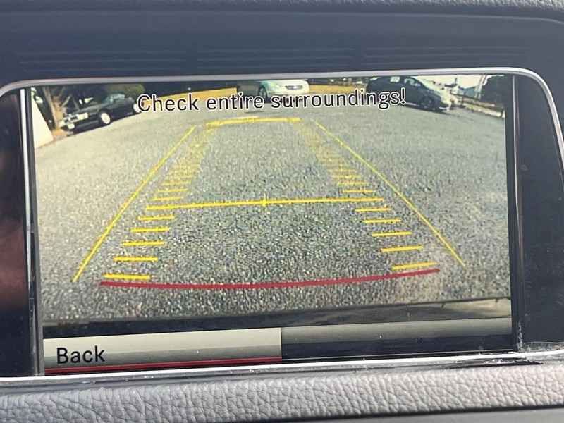 Mercedes-Benz E-CLASS Vehicle Image 13