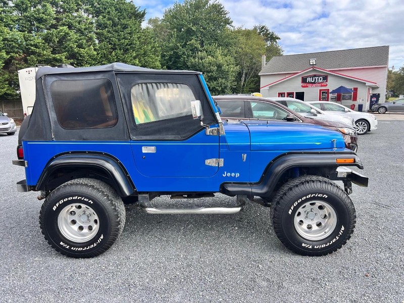 Jeep WRANGLER / YJ Vehicle Image 03