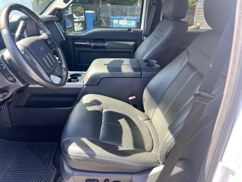 Ford F-450 Vehicle Image 16