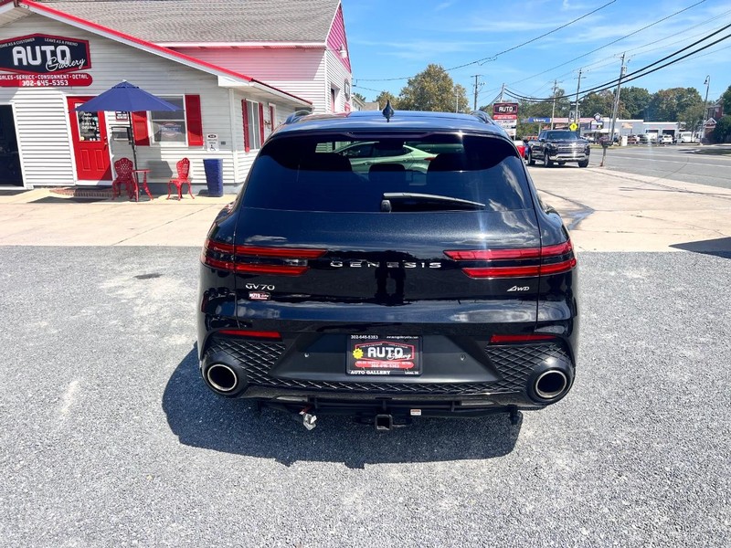 Genesis GV70 Vehicle Image 06