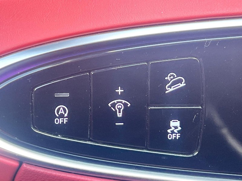 Genesis GV70 Vehicle Image 17