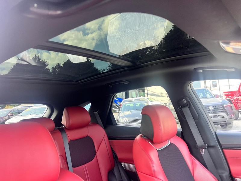 Genesis GV70 Vehicle Image 25