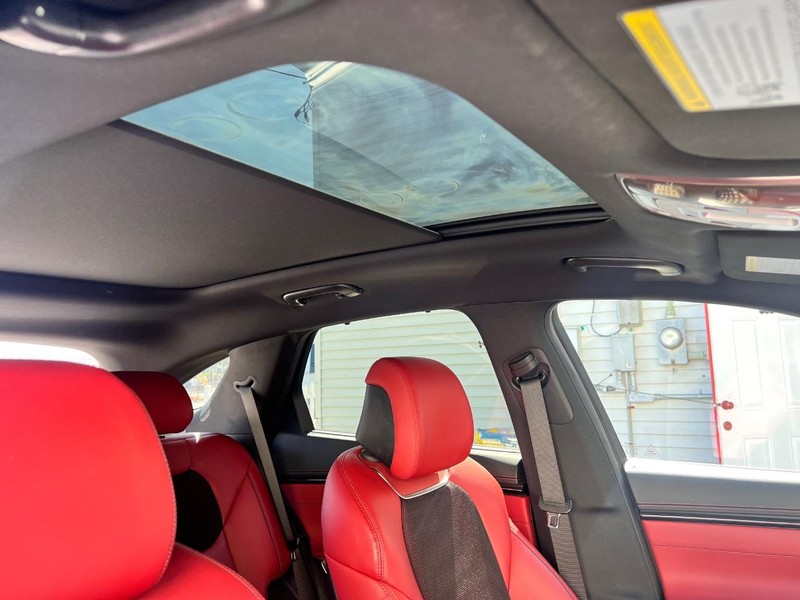 Genesis GV70 Vehicle Image 19