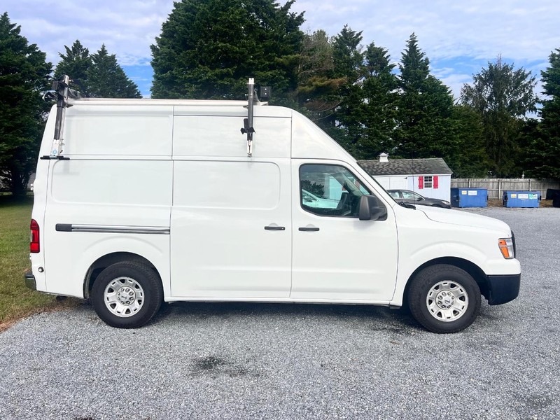 Nissan NV Vehicle Image 04