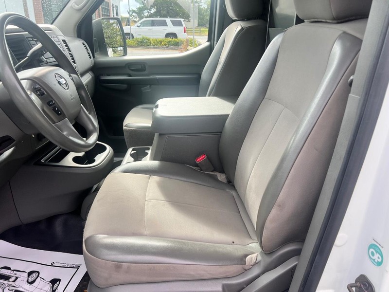 Nissan NV Vehicle Image 13