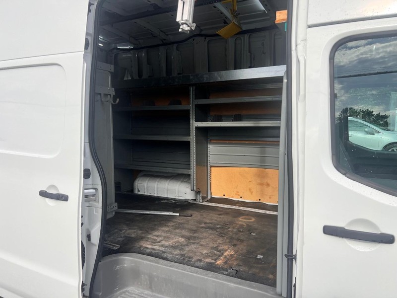 Nissan NV Vehicle Image 15