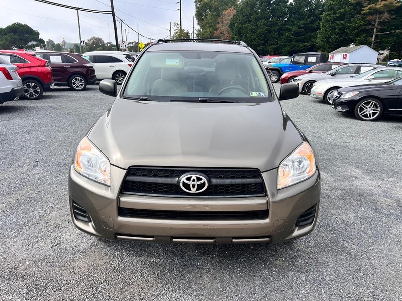 Toyota RAV4 Vehicle Image 02