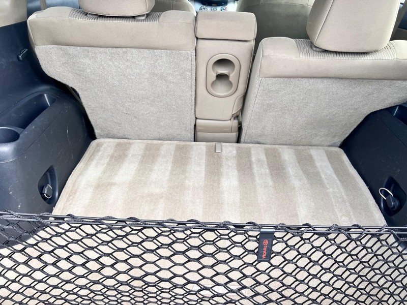 Toyota RAV4 Vehicle Image 16