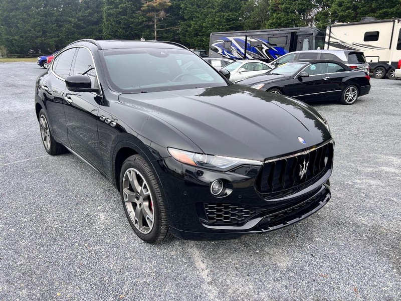 Maserati Levante Vehicle Image 03