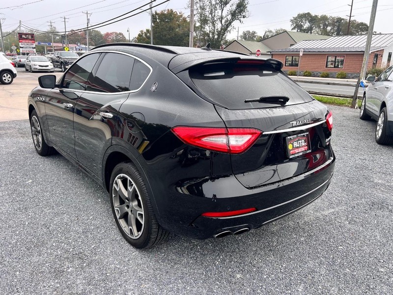 Maserati Levante Vehicle Image 07