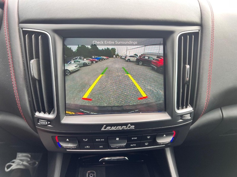 Maserati Levante Vehicle Image 13