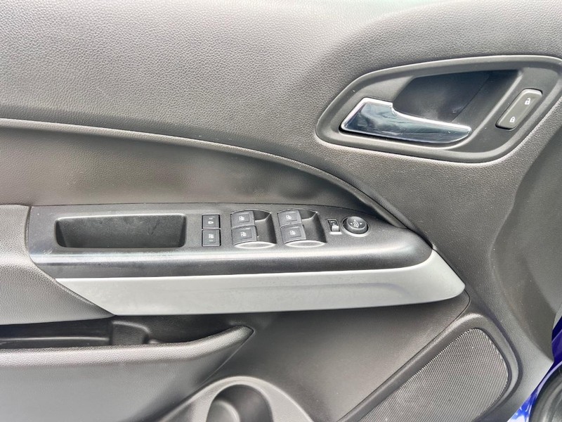 Chevrolet Colorado Vehicle Image 09