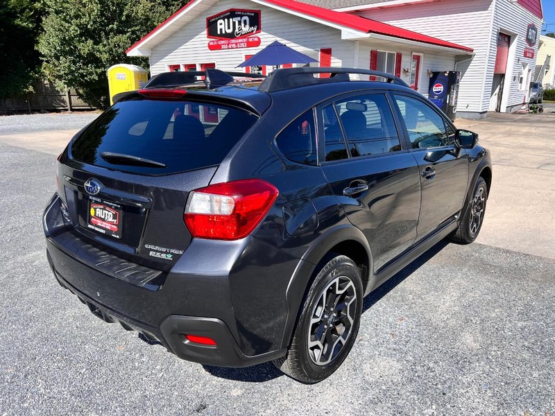 Subaru Crosstrek Vehicle Image 05