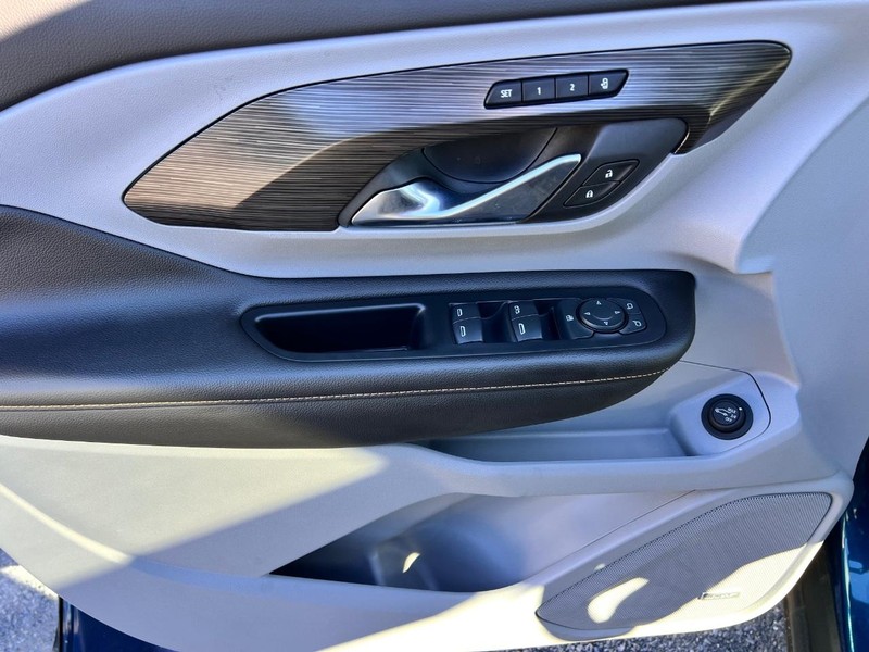 GMC Terrain Vehicle Image 09