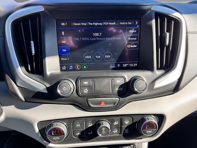 GMC Terrain Vehicle Image 12