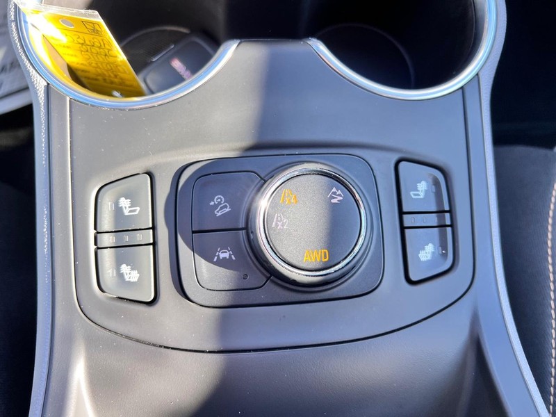 GMC Terrain Vehicle Image 13