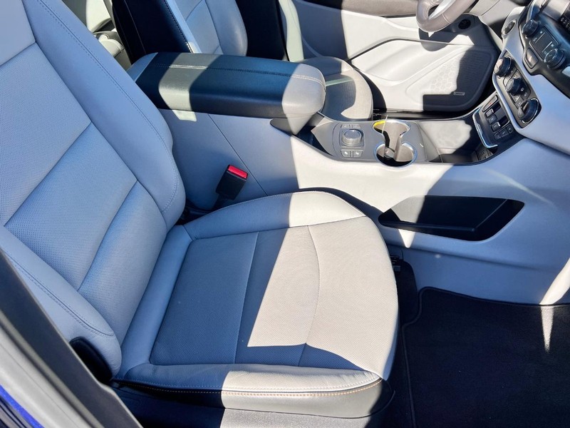 GMC Terrain Vehicle Image 18