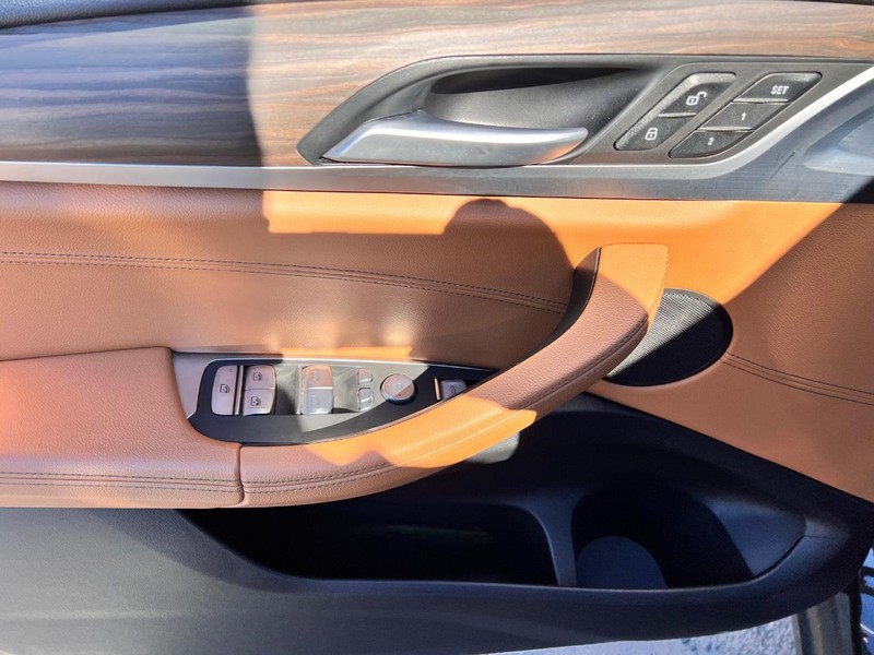 BMW X3 Vehicle Image 09