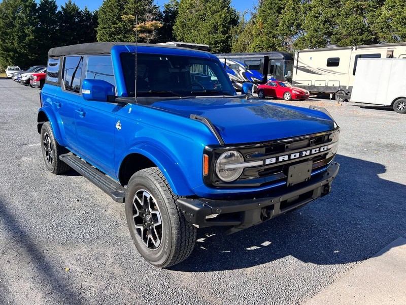 2023 Ford Bronco Outer Banks photo 3