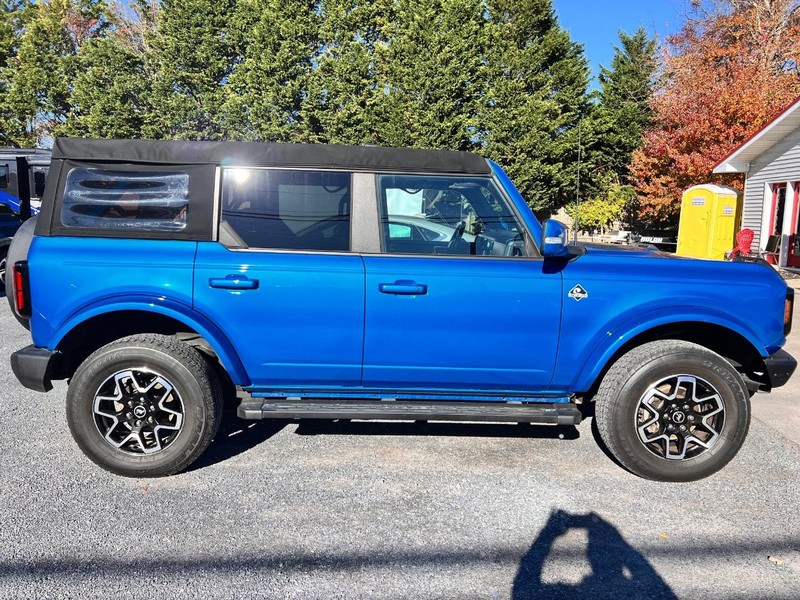 2023 Ford Bronco Outer Banks photo 4