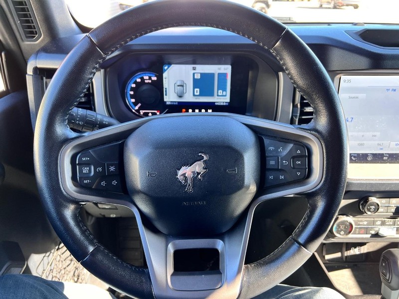 Ford Bronco Vehicle Image 10