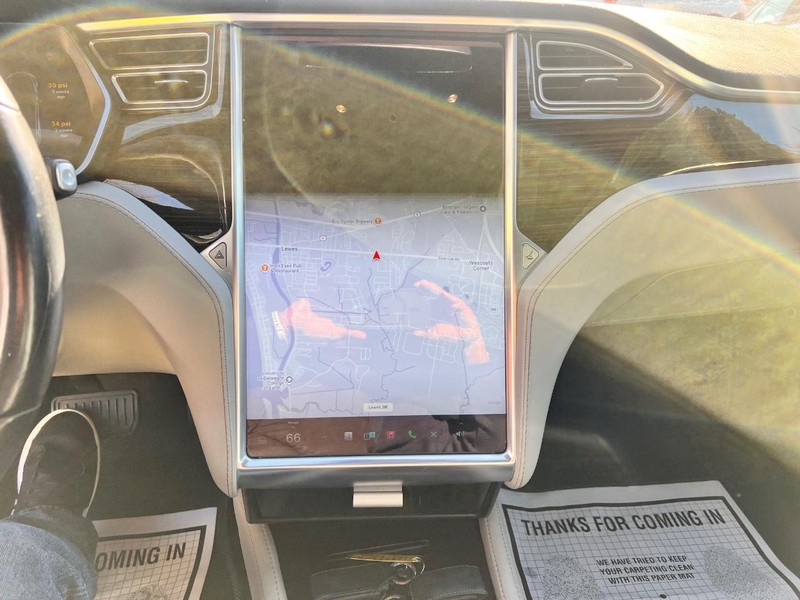 Tesla Model S Vehicle Image 11