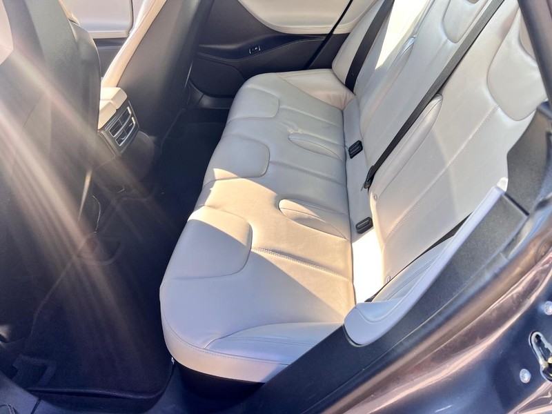 Tesla Model S Vehicle Image 13