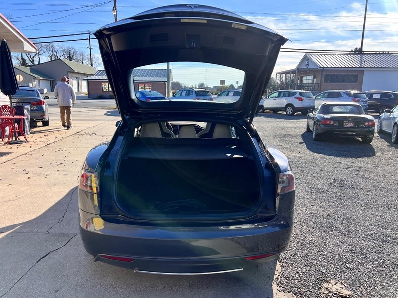 Tesla Model S Vehicle Image 15
