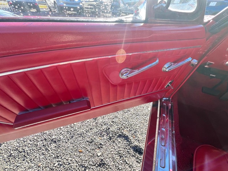 Ford Mustang Vehicle Image 11