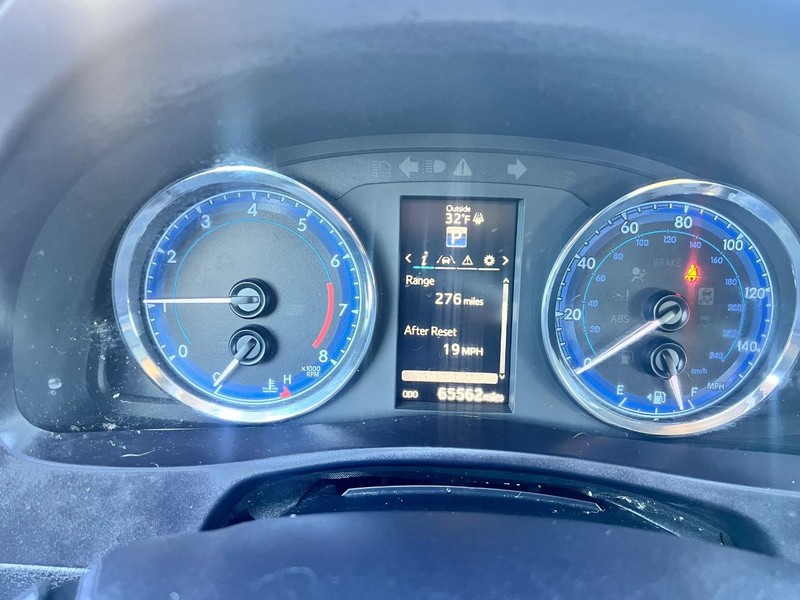 Toyota Corolla Vehicle Image 11