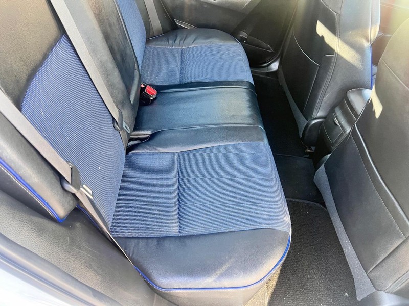 Toyota Corolla Vehicle Image 15