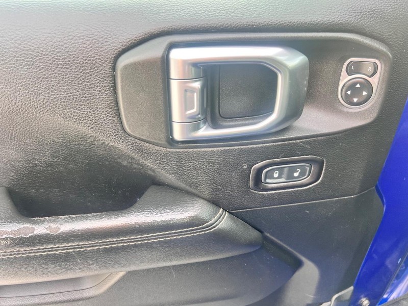 Jeep WRANGLER UNLIMI Vehicle Image 09