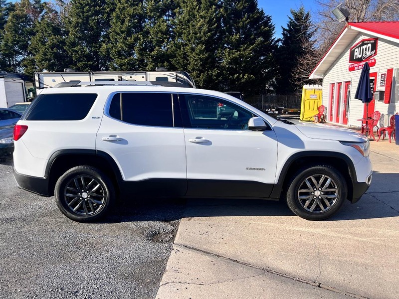 GMC Acadia Vehicle Image 04