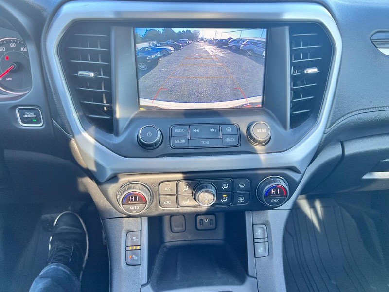 GMC Acadia Vehicle Image 14