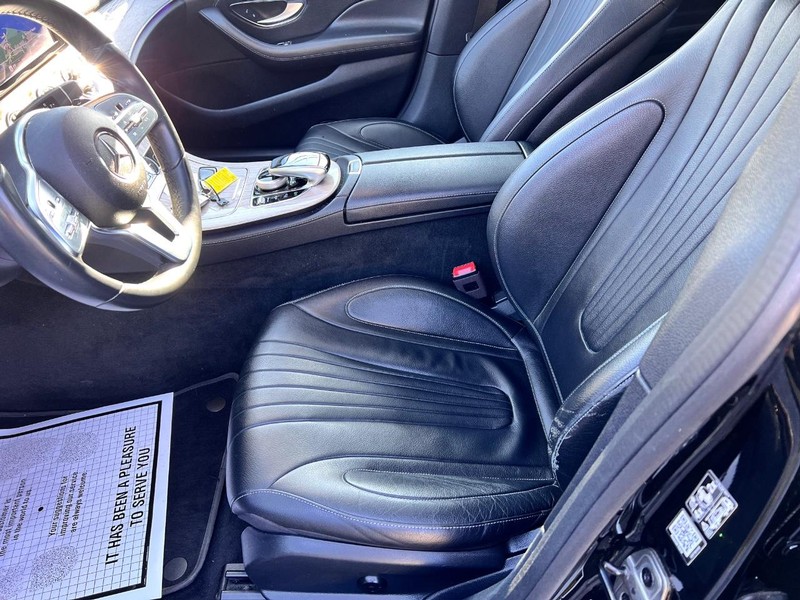 Mercedes-Benz CLS Vehicle Image 13