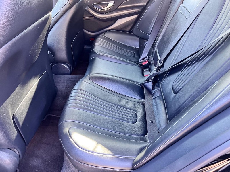 Mercedes-Benz CLS Vehicle Image 14