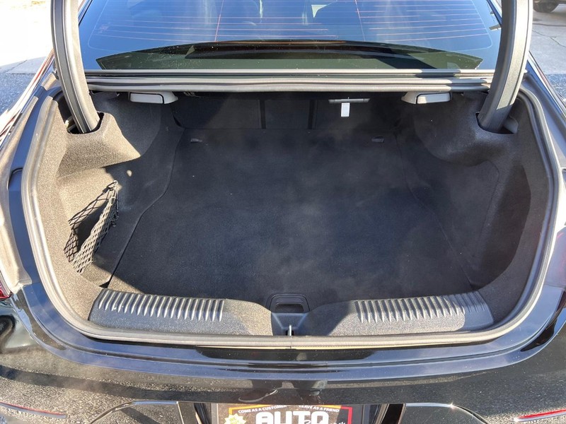 Mercedes-Benz CLS Vehicle Image 15