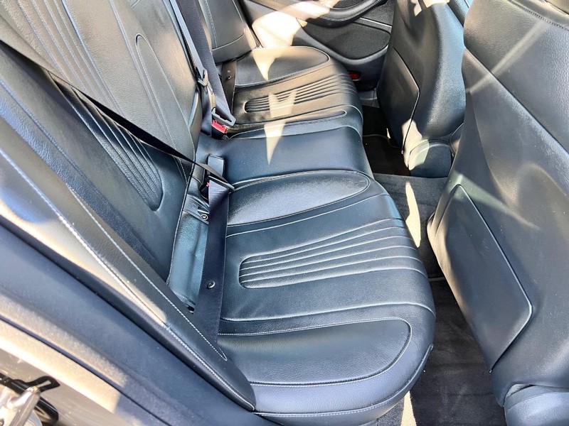 Mercedes-Benz CLS Vehicle Image 16