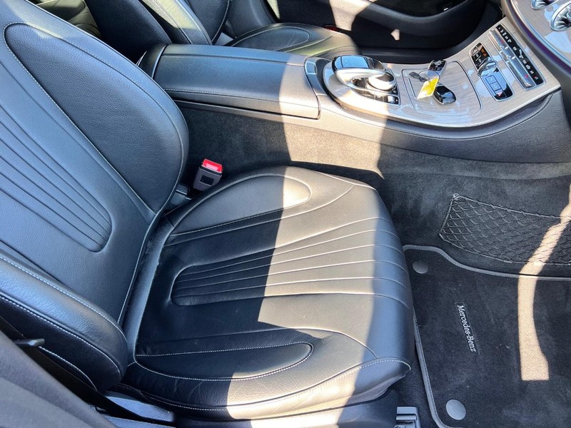 Mercedes-Benz CLS Vehicle Image 17