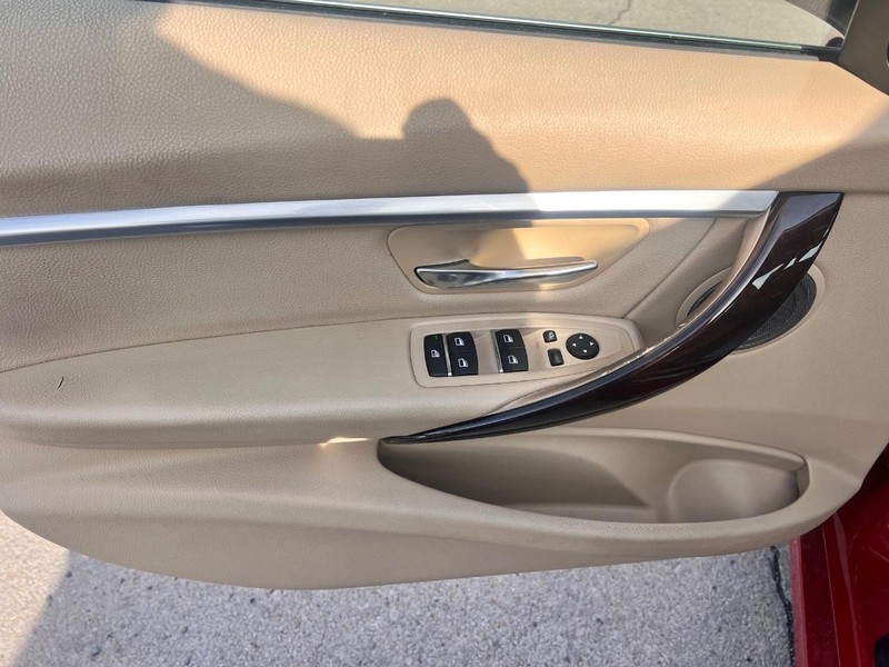 BMW 340 Vehicle Image 09