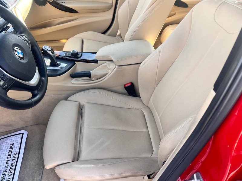 BMW 340 Vehicle Image 12