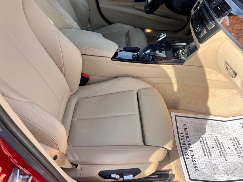 BMW 340 Vehicle Image 17