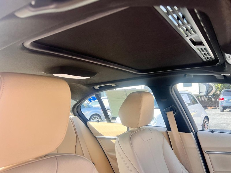 BMW 340 Vehicle Image 18